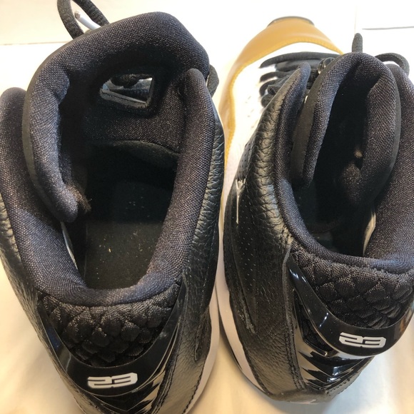 Size 9 - Jordan B'Loyal Loyal White Black Gold No Box Very Gently Worn - Picture 10 of 12